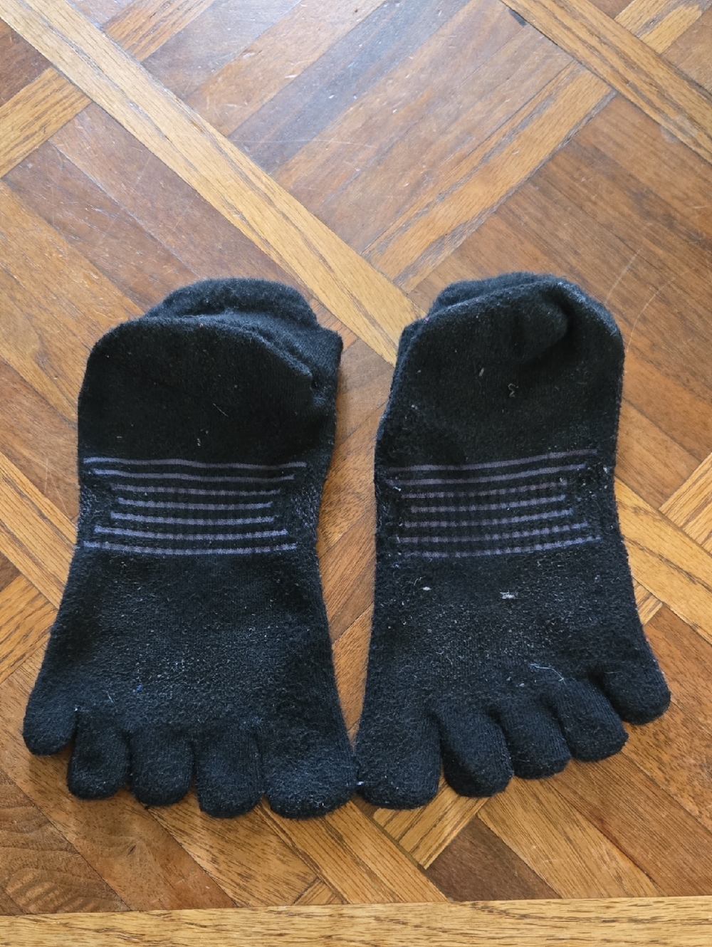 Bundle Of 4 Injinji No Show Toe Socks Black Size Medium - Picture 10 of 11